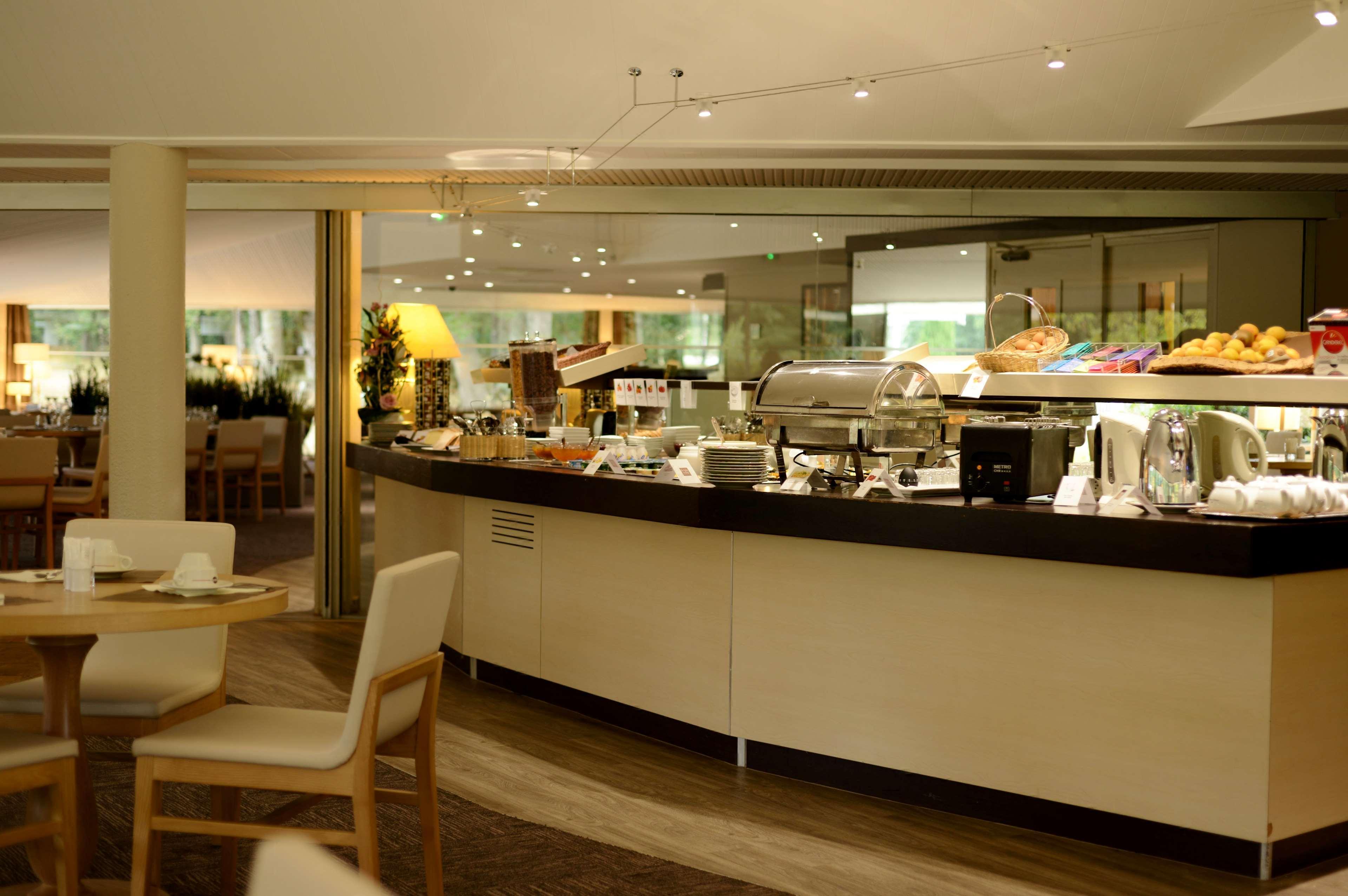 Best Western Le Bois De La Marche Liguge Exterior photo