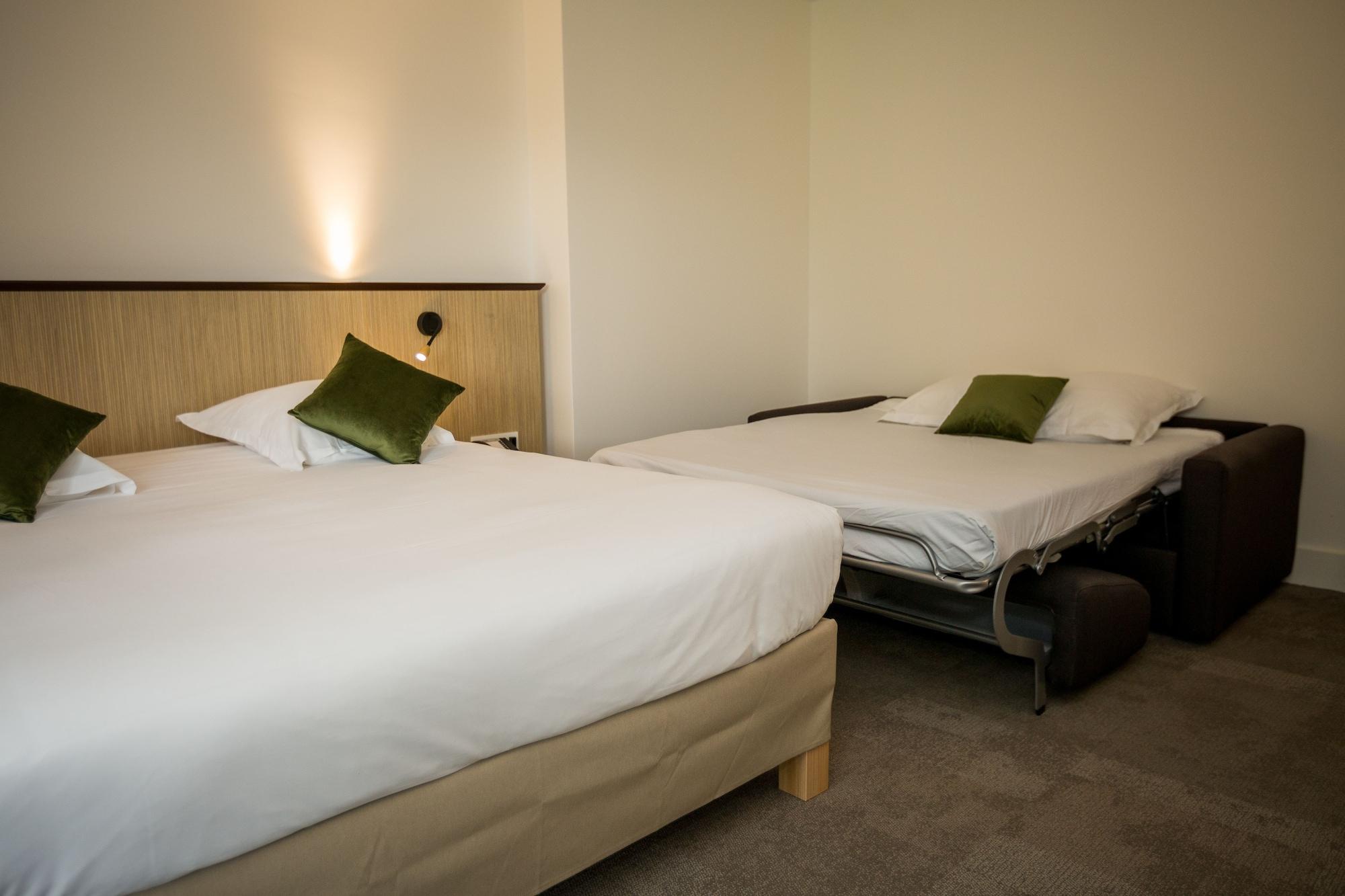 Best Western Le Bois De La Marche Liguge Exterior photo