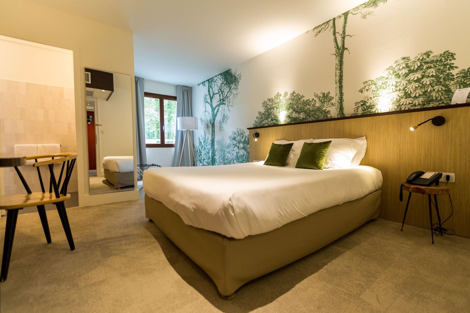 Best Western Le Bois De La Marche Liguge Exterior photo