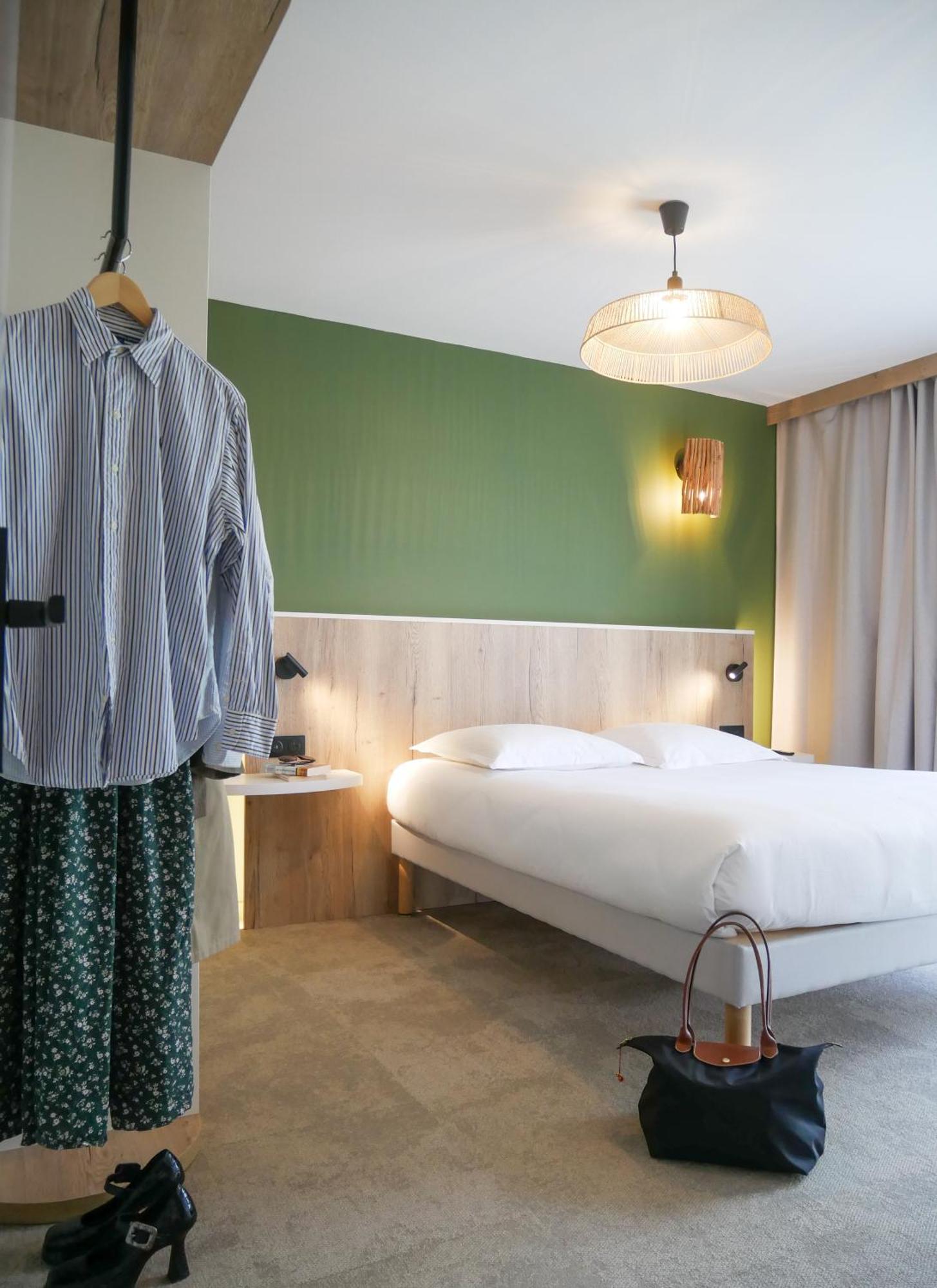 Best Western Le Bois De La Marche Liguge Exterior photo